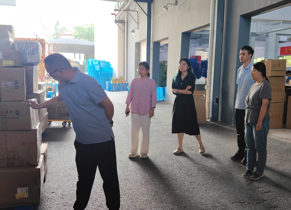獅峰茶業(yè)公司開(kāi)展端午節前安全檢查
